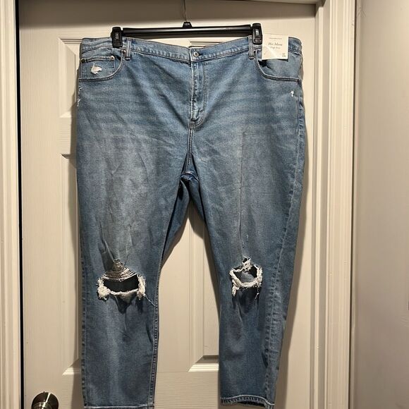 NWT Abercrombie & Fitch The Mom High Rise Women’s Jeans Size 37/24R plus size. - Picture 3 of 11